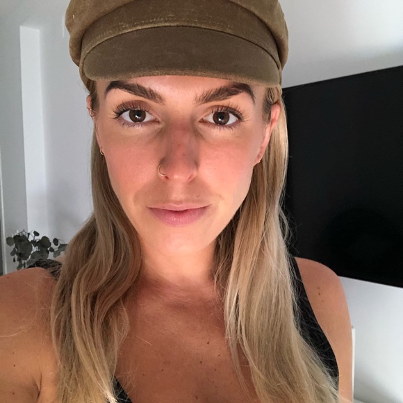 Meet your Posher, Kelly - Picture 2 of 6